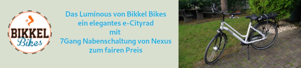 leistungsstarke e-Bikes / Pedelecs & Zubehör zu fairen Preisen - Fahren Sie mit elektronischem Rückenwind auf dem modernen E-Hollandrad durch die Stadt, es macht einfach nur Spaß. Das Bikkel Bikes iBee Luminous ist aus hochwertigen Materialien hergestellt und sehr  ansprechend. Ein schön eingraviertes Muster auf dem Rahmen hebt dieses Pedelec von anderen E-Bikes in dieser Preiskategorie deutlich ab. Ein elektrisches Fahrrad, dass sich hervorragend für die Straße und Touren auf befestigten Wegen eignet. Ihre Einkäufe verstauen Sie in Fahrradtaschen und Körbchen auf und am Gepäckträger. Bis zu 100 kg dürfen auf dem Bikkel Bikes iBee Luminous transportiert werden.  Headerbild Bikkel Bikes Luminous