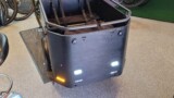Ansicht Keewee - Front Box mit eingeschaltetem Blinker und Kicht Ansicht Keewee - Front Box mit eingeschaltetem Blinker und Kicht